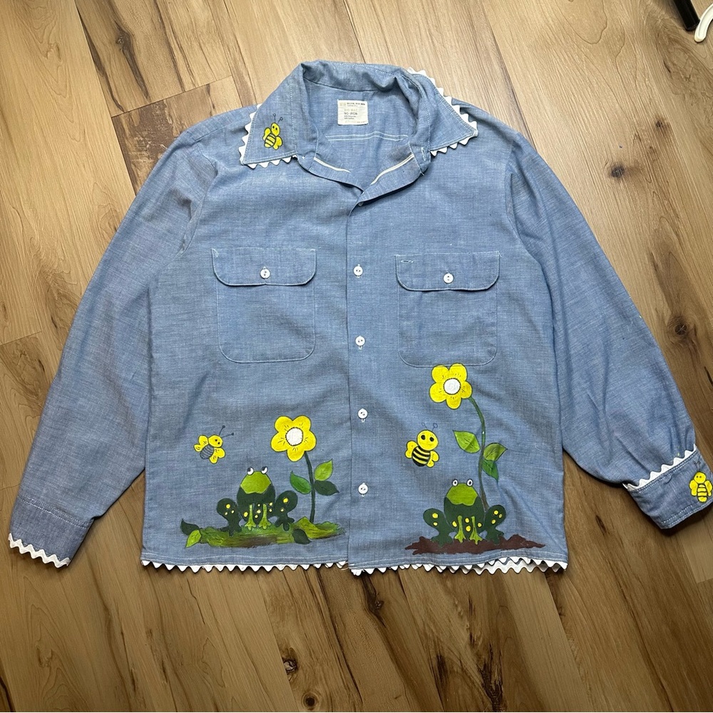 Vintage 1970s Big Mac JCPenney Chambray Shirt Hand-Painted Frogs Bees Flowers